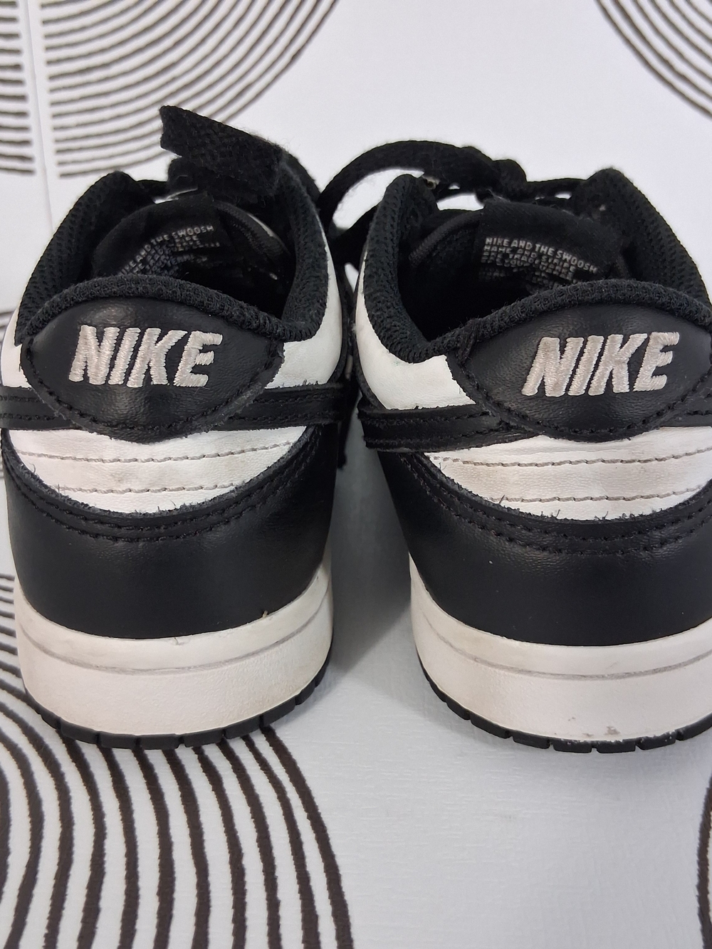 Nike Dunk Low Retro Youth 1.5 White/Black Panda Lace Up Sneakers (CW1588-100) - Picture 5 of 15
